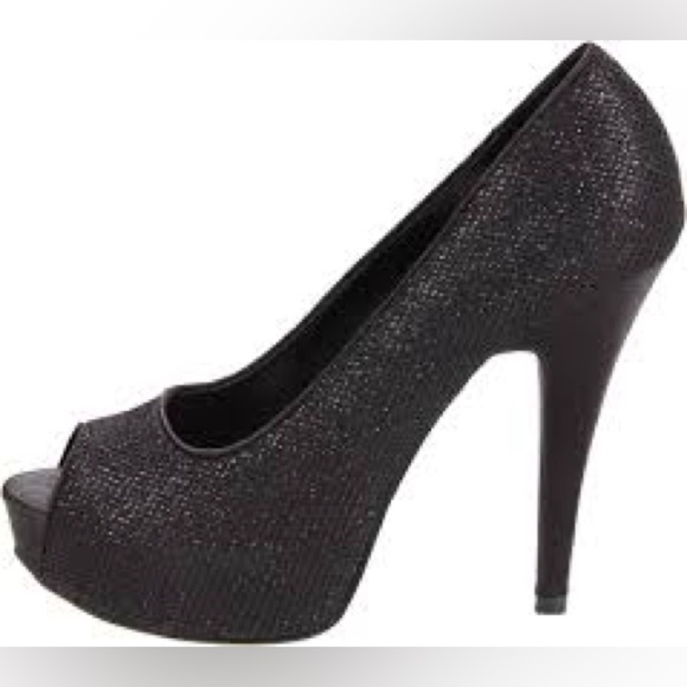 Women’s Reneeze Black Glitter Pump Heels Size 7.5 US!